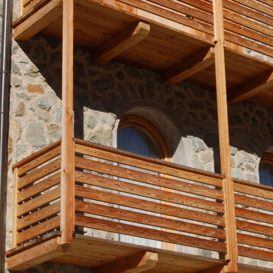 dettaglio-balconi-legno
