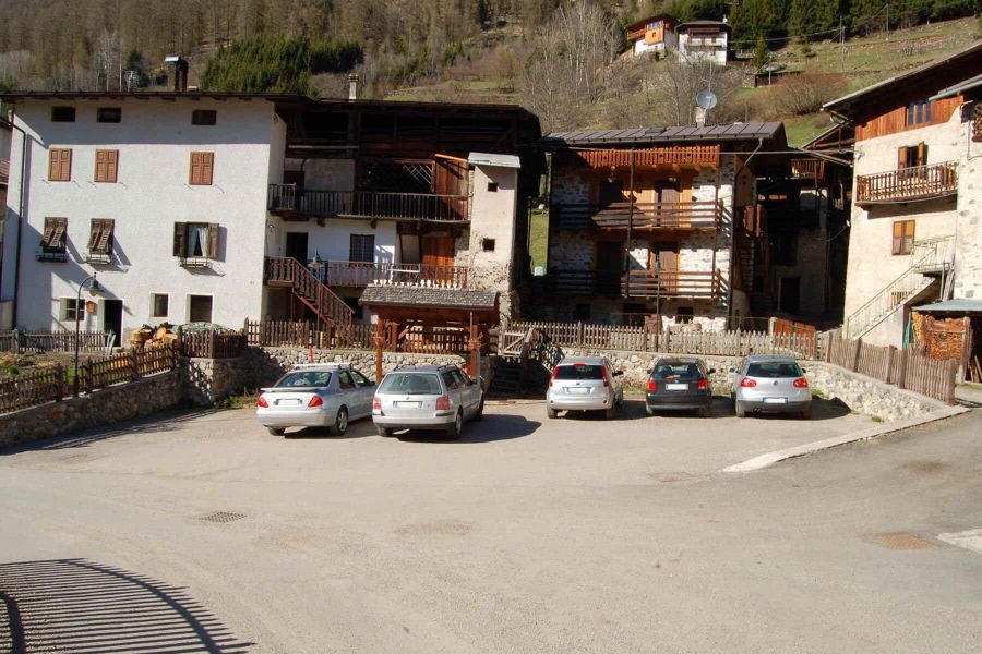 piazza parcheggio ristrutturato