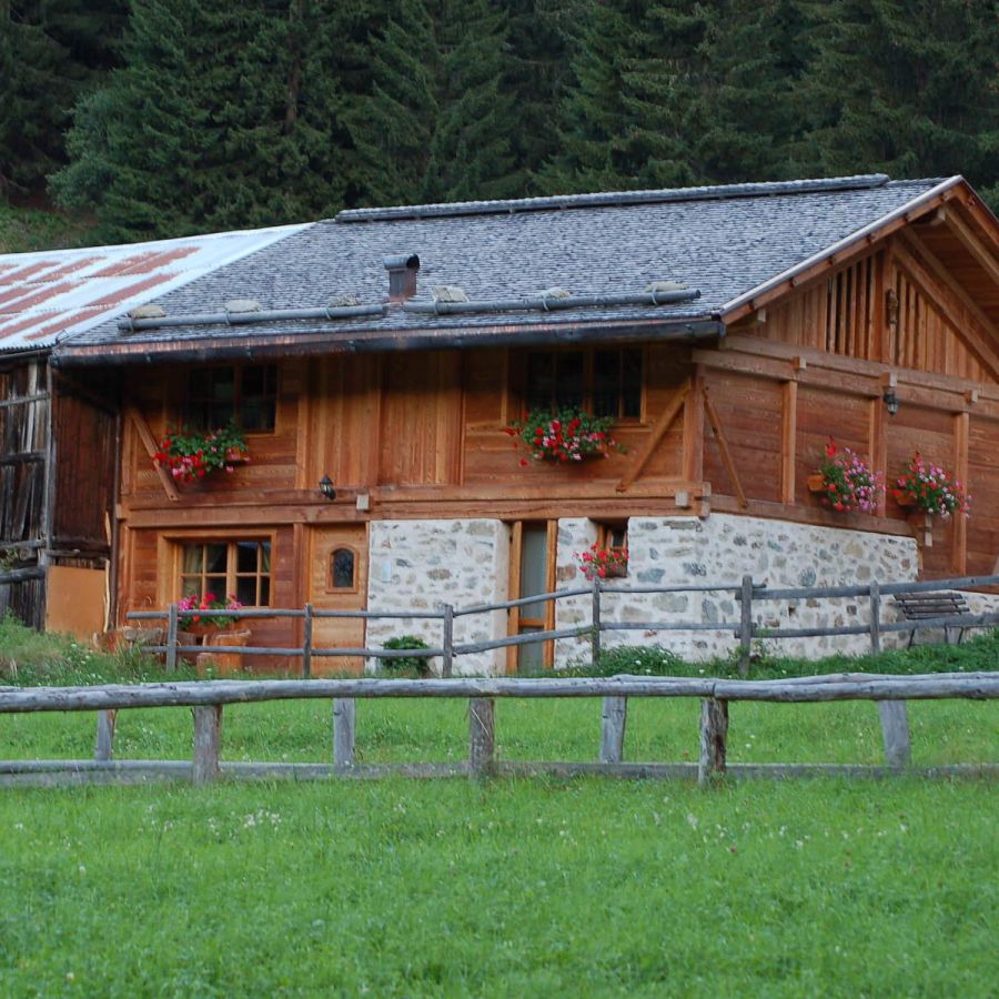 retro costruzione rifugio